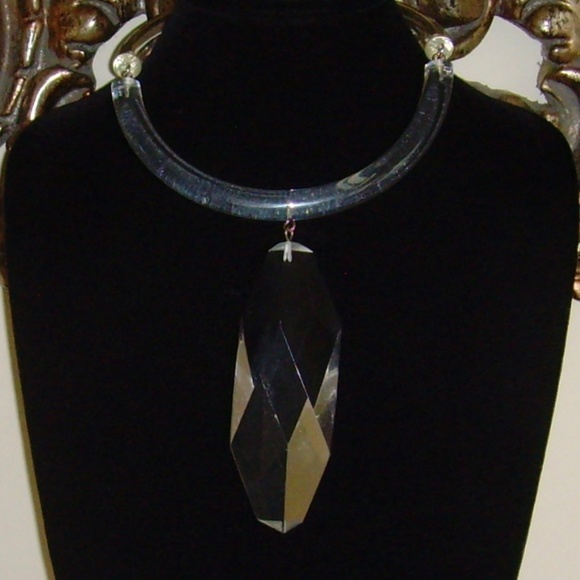 Judith Hendler Clear Lucite Collar Necklace - Picture 5 of 16